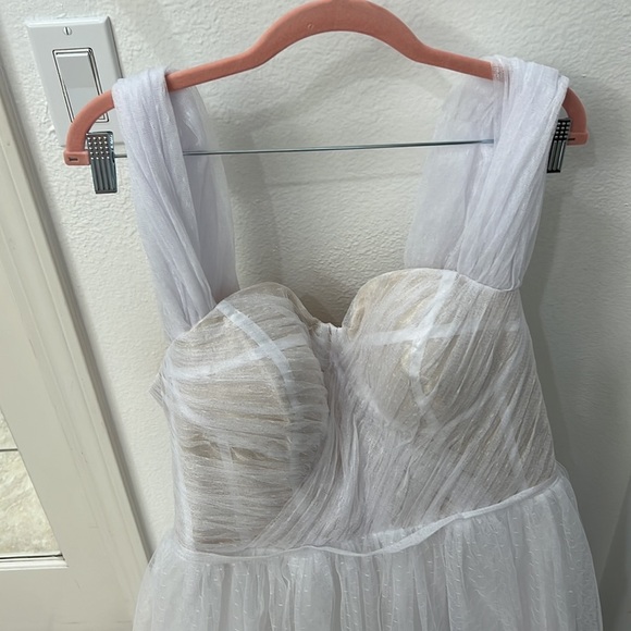 NEW White Sweetheart Lace Up Dress - Picture 12 of 17